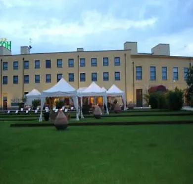 Barrage Hotel